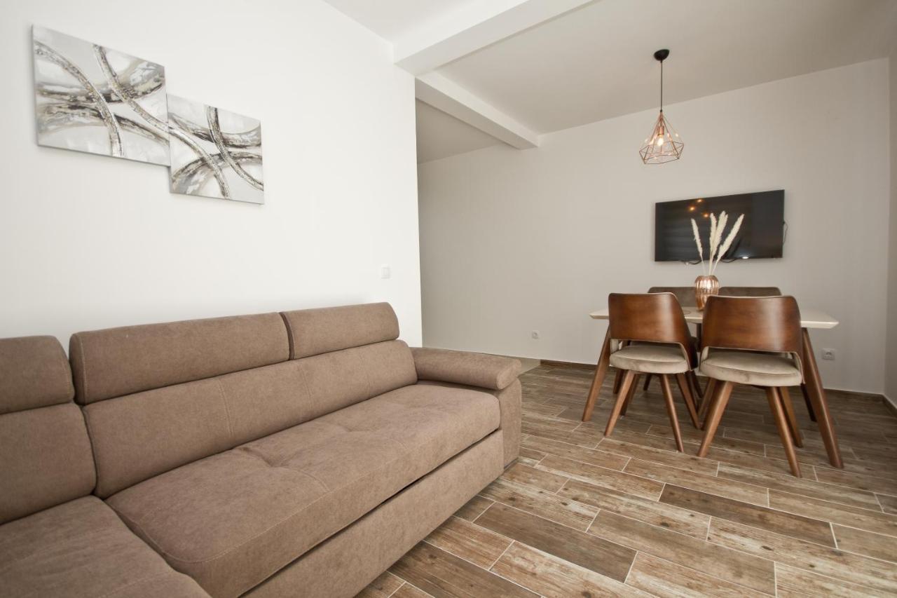 Igman Apartments Tivat Bagian luar foto